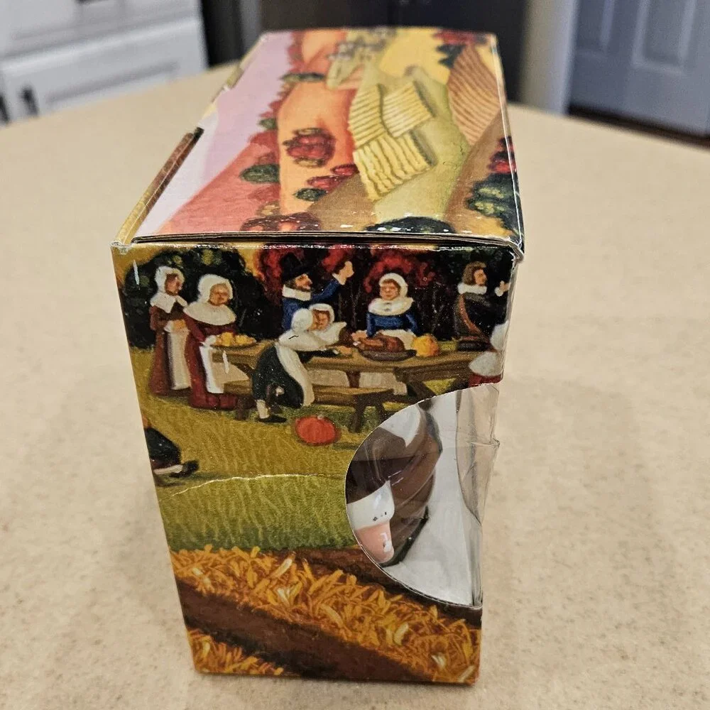 LIMITED PUBLIX CERAMIC THANKSGIVING FALL PILGRIM SALT & PEPPER SHAKERS SET